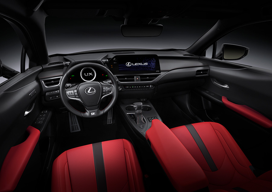 Lexus UX обзор