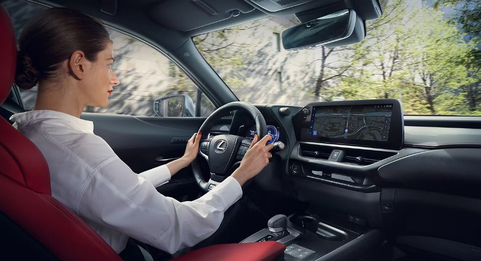 Lexus UX интерьер
